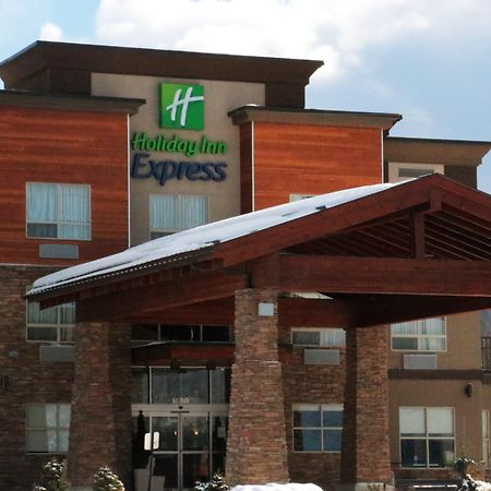 Holiday Inn Express Golden-Kicking Horse By Ihg Eksteriør billede