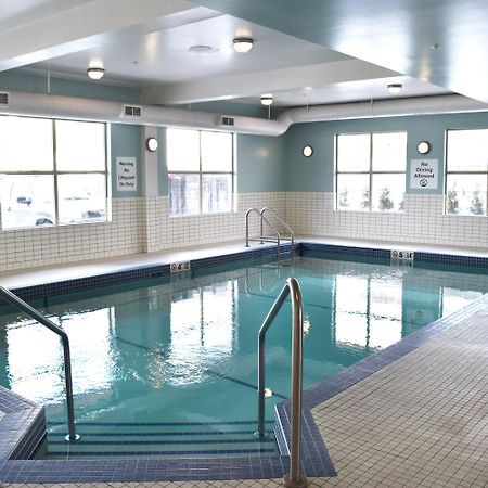 Holiday Inn Express Golden-Kicking Horse By Ihg Eksteriør billede