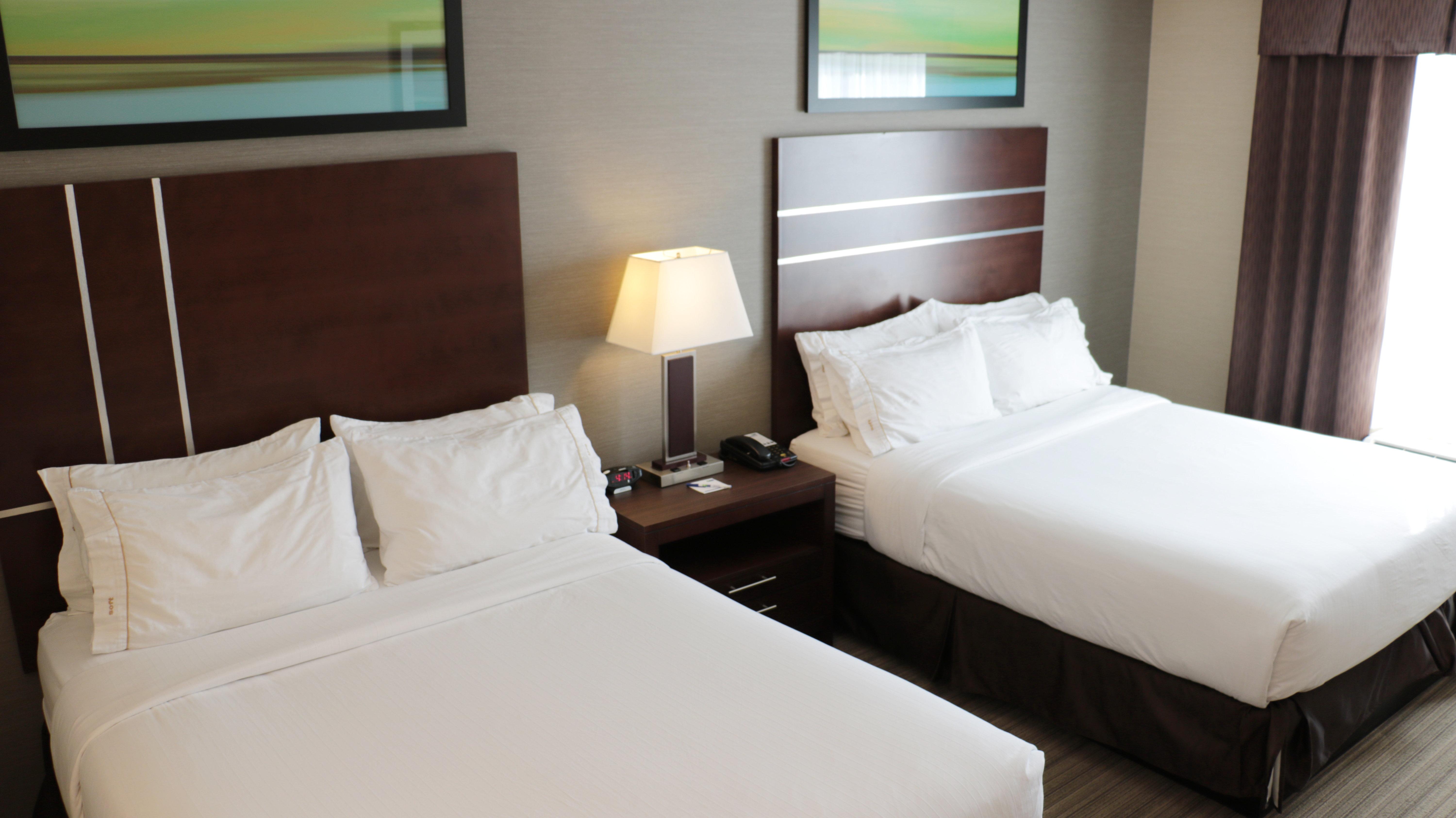 Holiday Inn Express Golden-Kicking Horse By Ihg Eksteriør billede