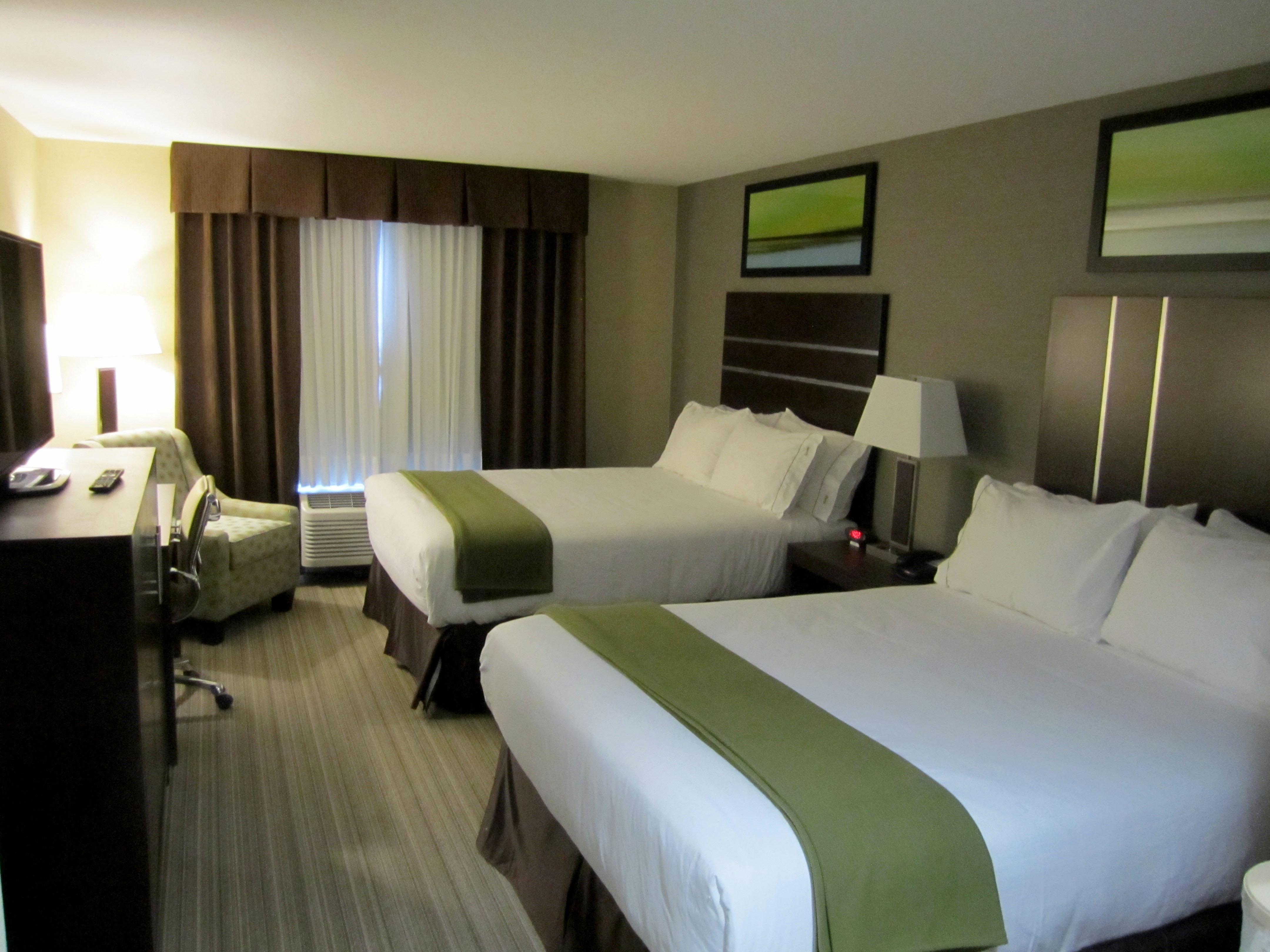 Holiday Inn Express Golden-Kicking Horse By Ihg Eksteriør billede
