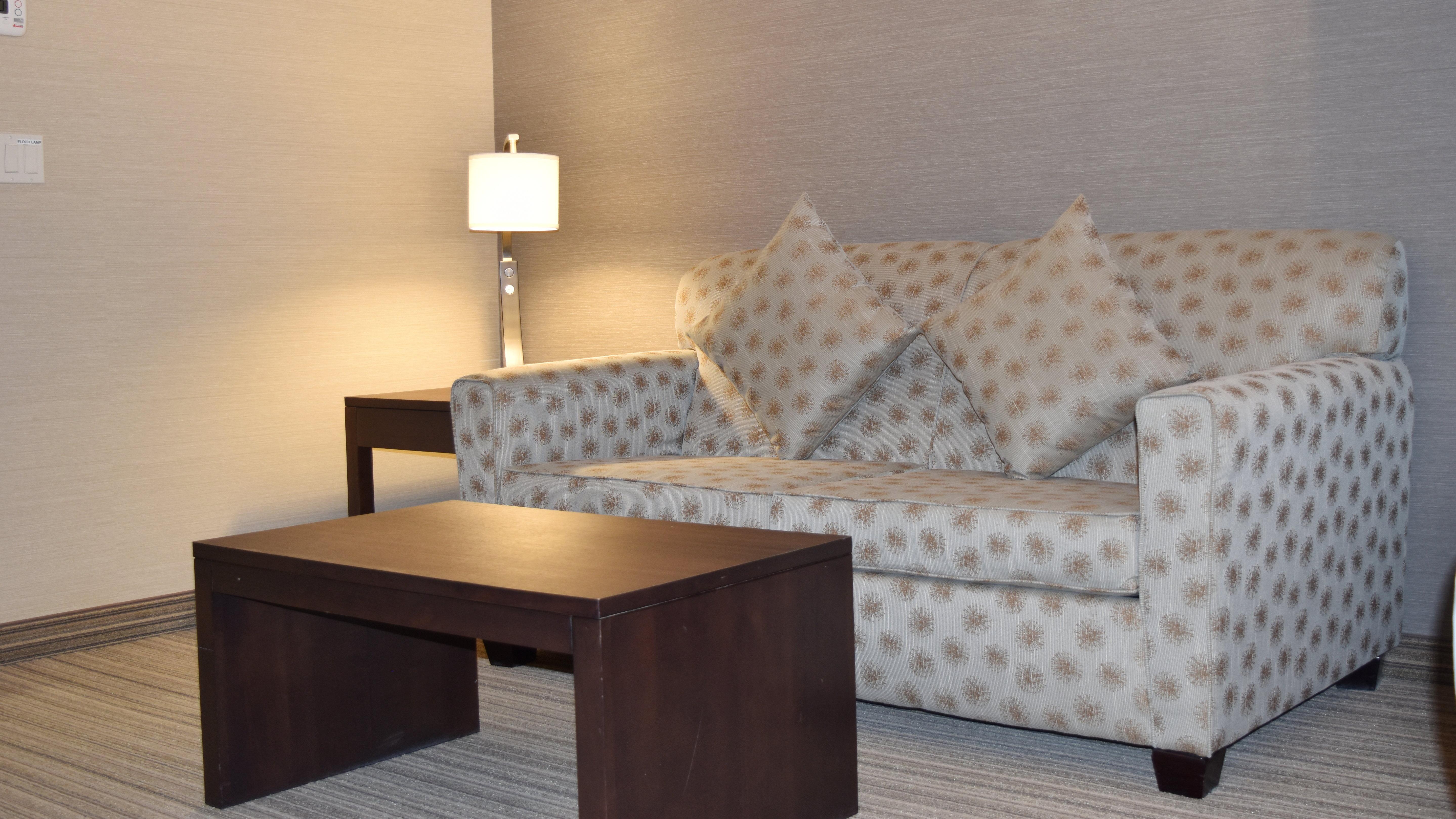 Holiday Inn Express Golden-Kicking Horse By Ihg Eksteriør billede