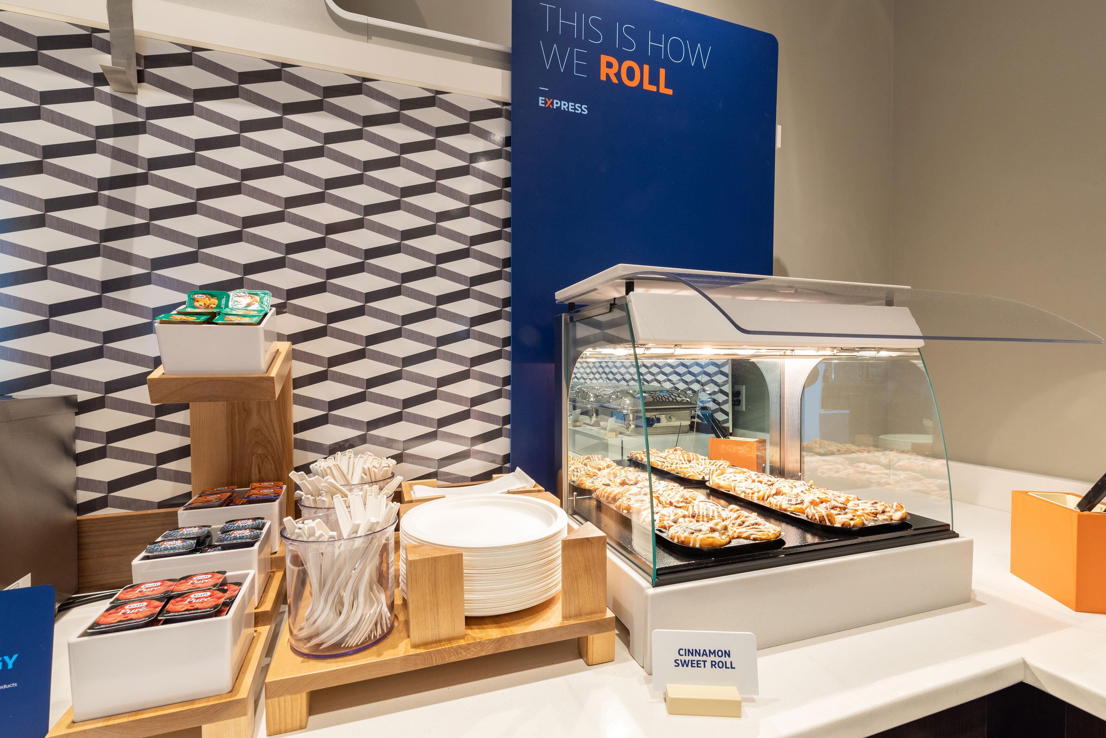 Holiday Inn Express Golden-Kicking Horse By Ihg Eksteriør billede